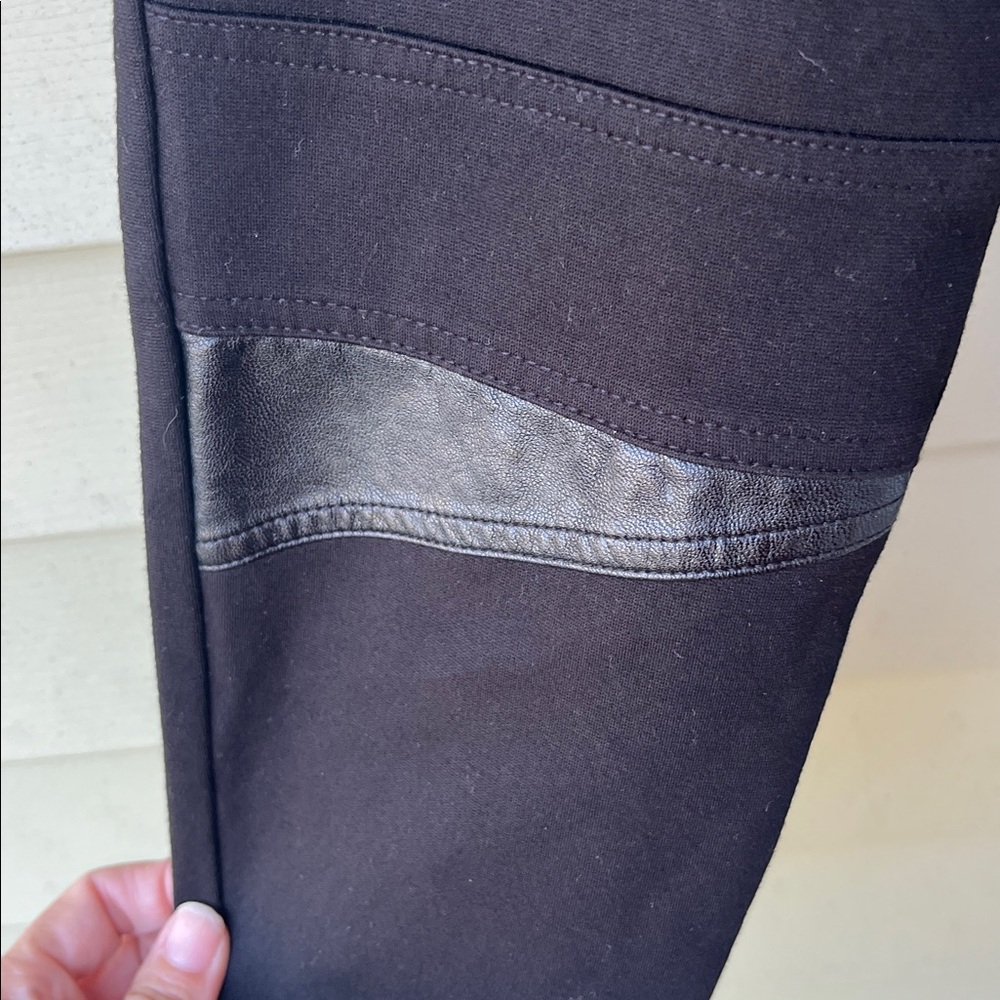 Like new Vince Camuto Black leggings - Picture 4 of 12